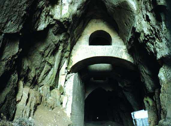 crypta neapolitana3.jpg
